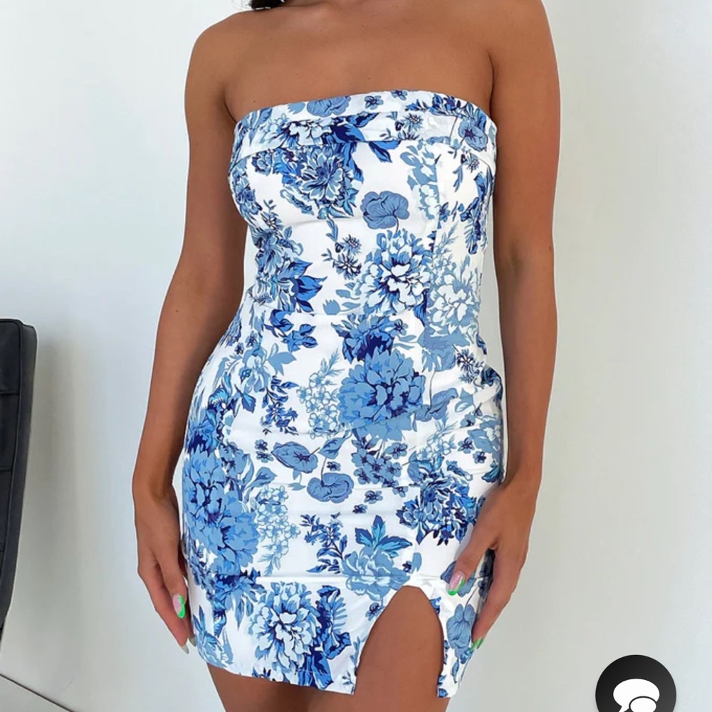 That’s So Fetch Charms Strapless Mini Dress in Blue Floral, Size 0